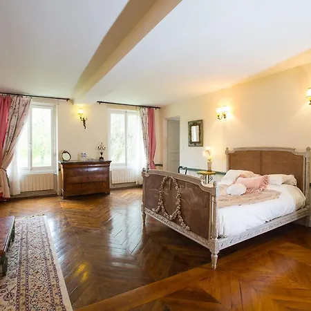 Chateau De La Madeleine Pressagny l'Orgueilleux