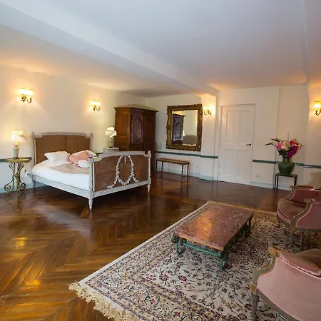 Chateau De La Madeleine Pressagny l'Orgueilleux