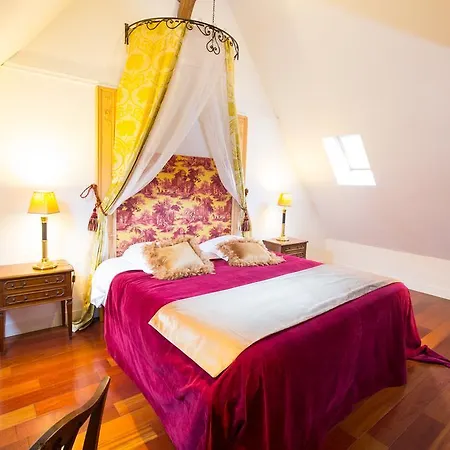 Chateau De La Madeleine * Pressagny l'Orgueilleux