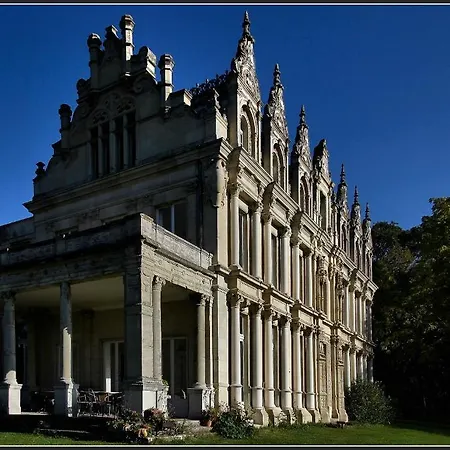 Chateau De La Madeleine * Pressagny-lʼOrgeuilleux