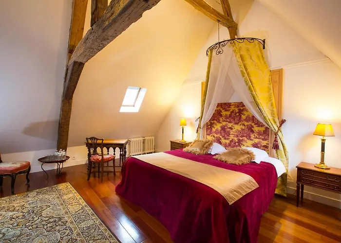 Chateau De La Madeleine Couette-café *