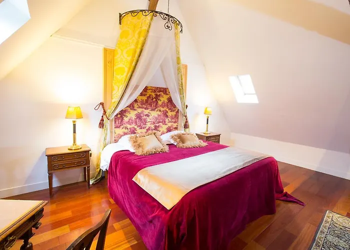 Chateau De La Madeleine * Pressagny-lʼOrgeuilleux