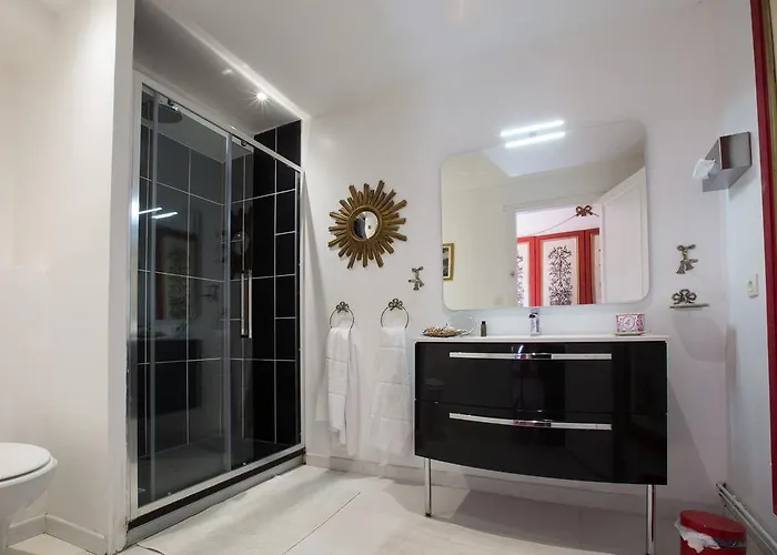 Chateau De La Madeleine