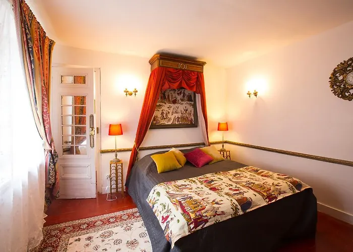 Chateau De La Madeleine Pressagny-lʼOrgeuilleux