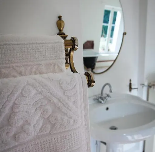 Chateau De La Madeleine * Pressagny-lʼOrgeuilleux