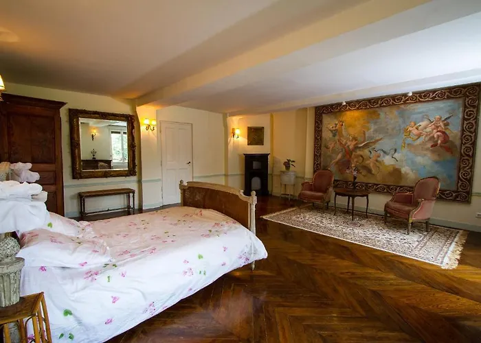 Chateau De La Madeleine *