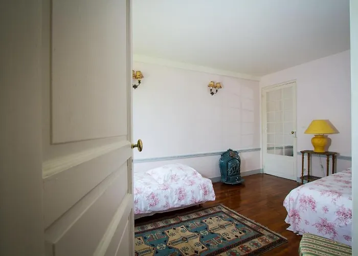 Chateau De La Madeleine Couette-café Pressagny-lʼOrgeuilleux