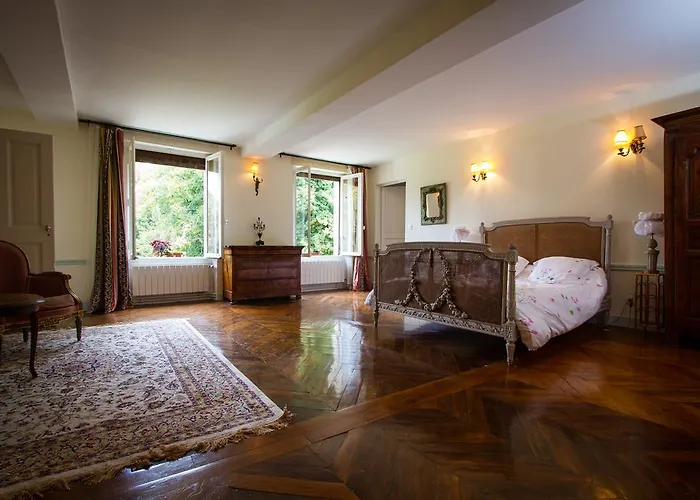 Chateau De La Madeleine Couette-café *